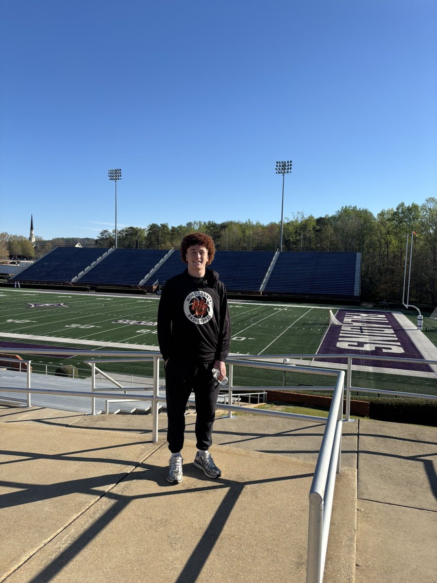 Kaijbrew22's tweet photo. Furman University 🏈 https://t.co/2Ec8cVo9SL