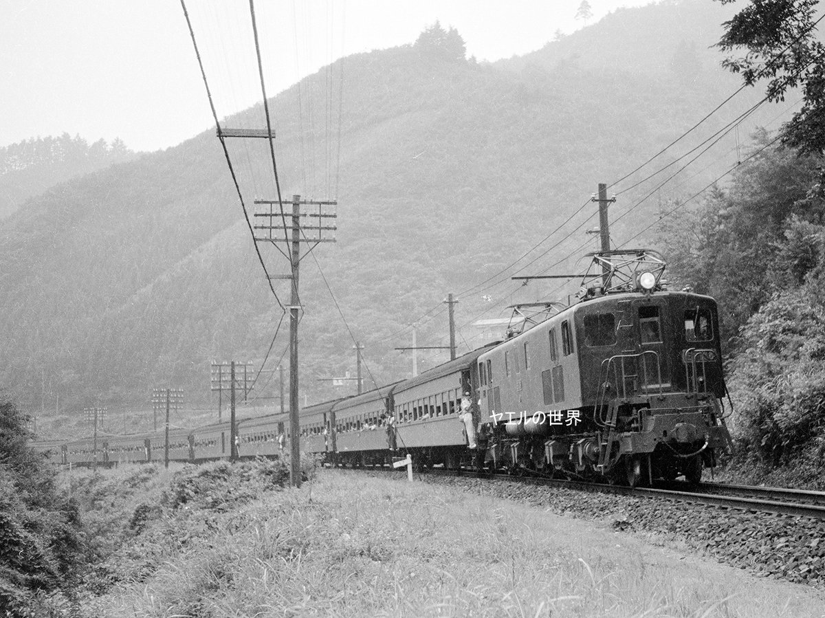 chuanqizhe21351's tweet photo. EF13 8
1枚目1958年1月6日国分寺
2,3枚目1958年8月17日藤野近辺
4枚目1960年3月2日西荻窪近辺
庇が無いと雰囲気がずい分違う
#EF13 https://t.co/DtHTn4DxPL
