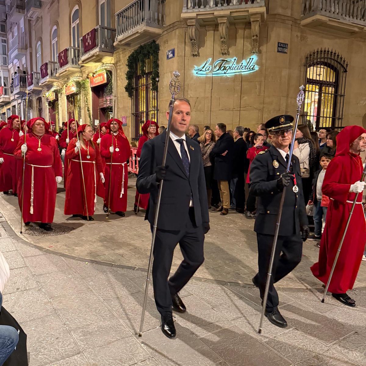 AytoArchena's tweet image. ❤️ El Cristo de la Misericordia de Cartagena, alcalde perpetuo de Archena, desfilaba en la noche de ayer por las calles de Cartagena, contando con la asistencia del concejal @Fulgenarchena .

#Archena #Cartagena #Misericordia