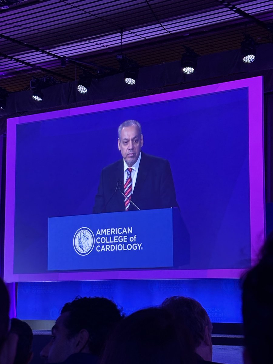 Bravo__MD's tweet image. Kicking off #ACC26 with the opening session!

Proud to see @ChrisKramerMD highlight the role of #healthequity across all aspects of our #professional #society

Also happy to see a congenital heart surgeon Dr Al Hamees receive the lifetime achievement award ❤️

These 2 important