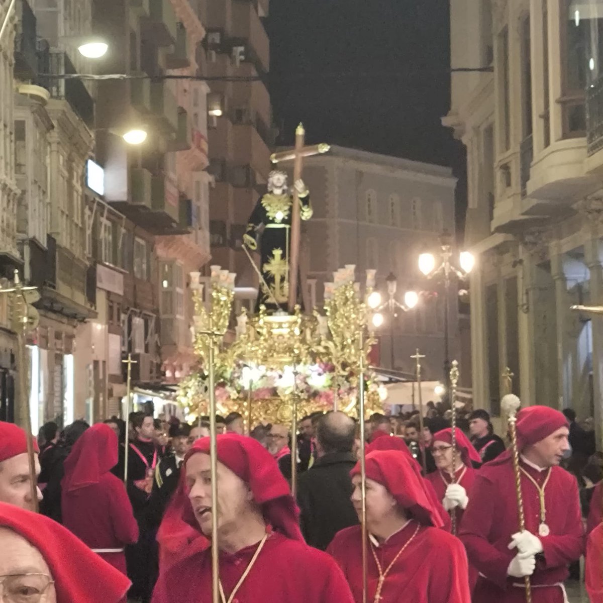 AytoArchena's tweet image. ❤️ El Cristo de la Misericordia de Cartagena, alcalde perpetuo de Archena, desfilaba en la noche de ayer por las calles de Cartagena, contando con la asistencia del concejal @Fulgenarchena .

#Archena #Cartagena #Misericordia