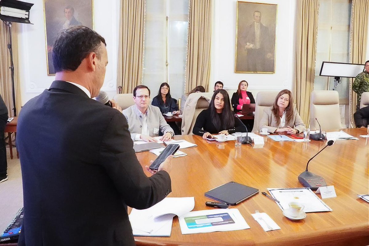 Departamento Nacional de Planeación tweet media