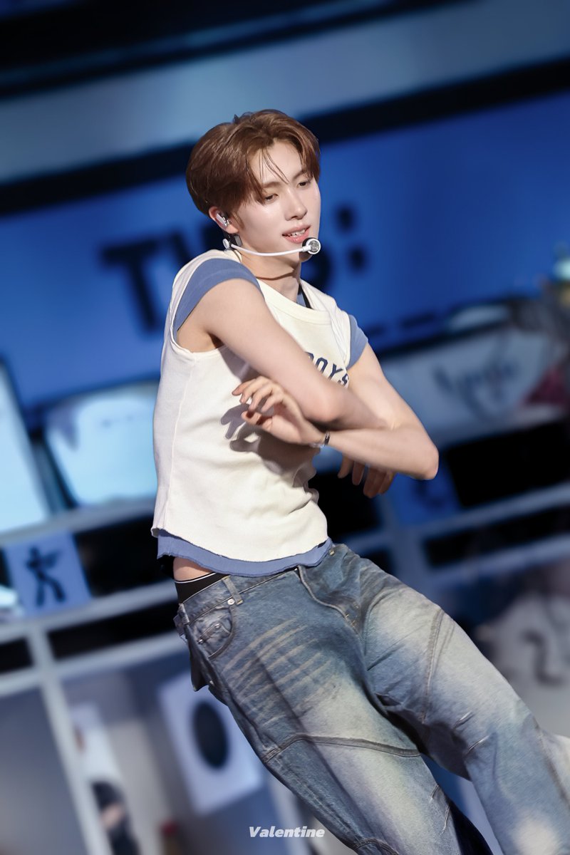 Valentine tweet media