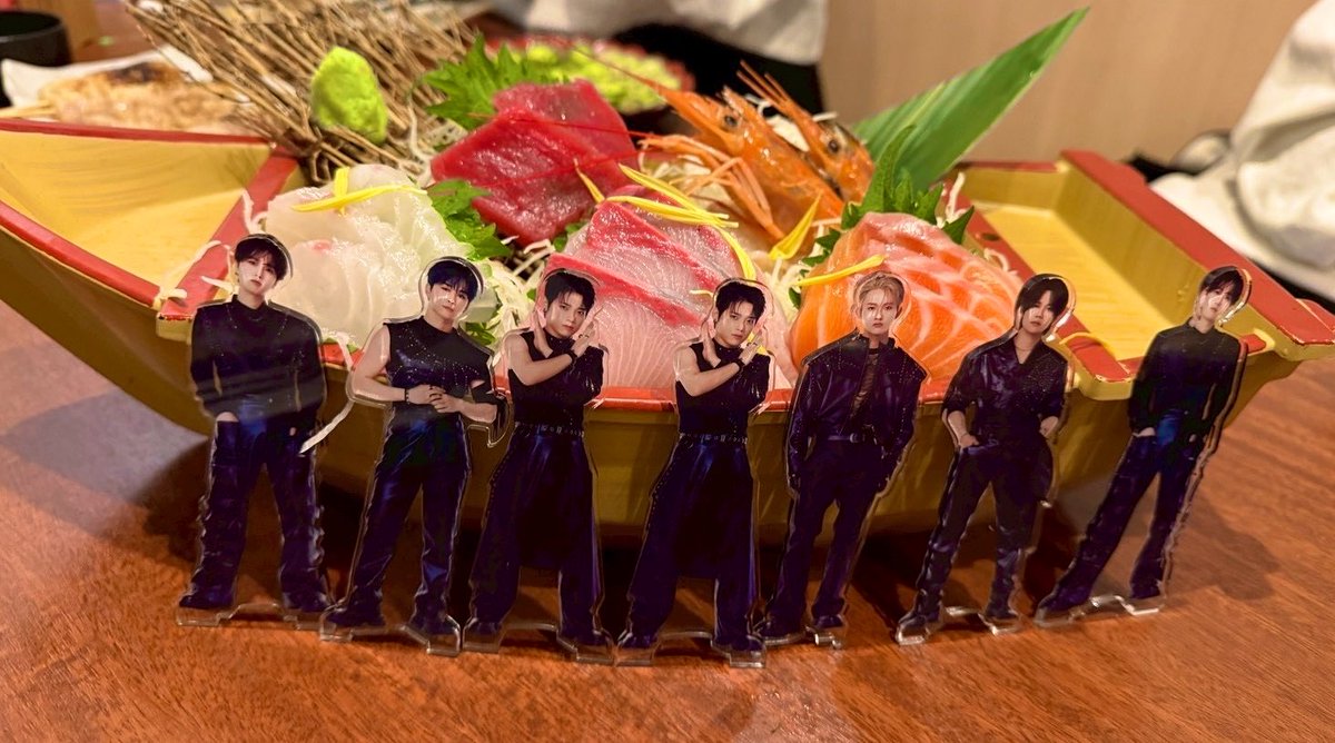 meg❤︎ tweet media