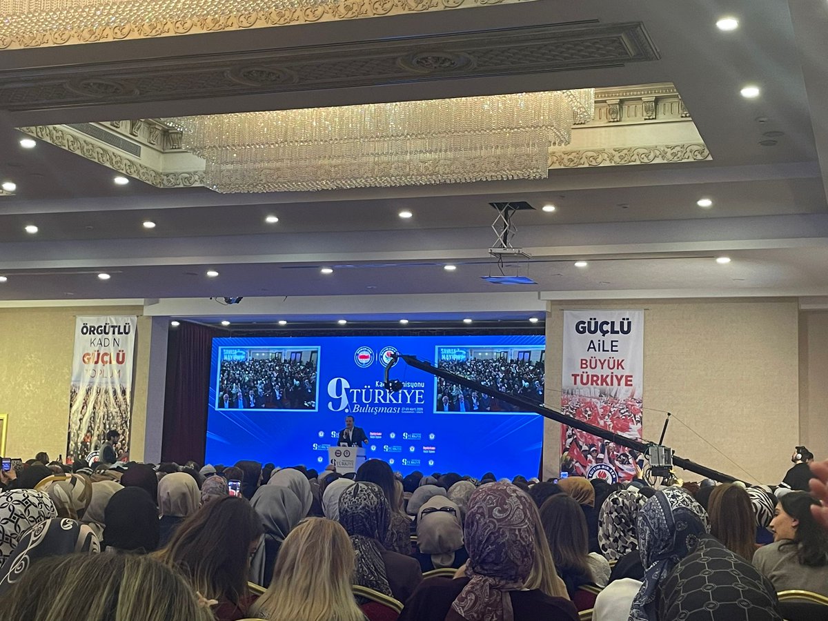 Eğitim çalışanlarının hak ve kazanımları için önemli çalışmalar yürüten Eğitim-Bir-Sen, 9. Türkiye Kadın Komisyonu Buluşması yoğun katılımla gerçekleştirdi.