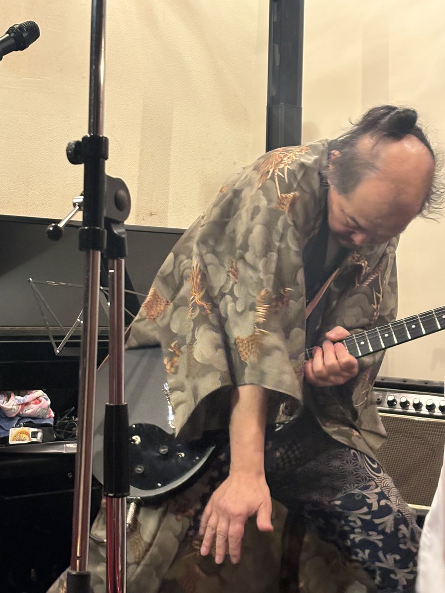 たつろー tweet media