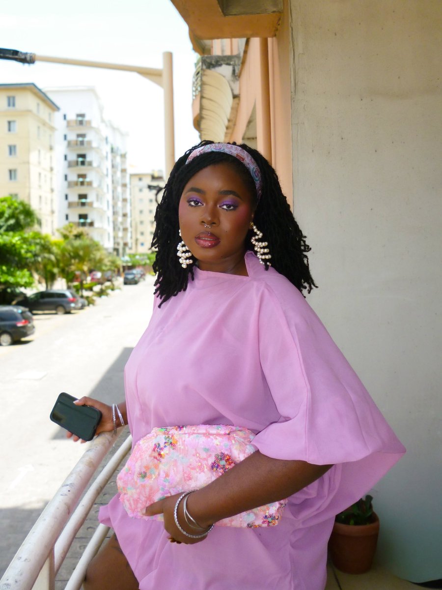 Mini Skirt Connoisseur😮‍💨 tweet media