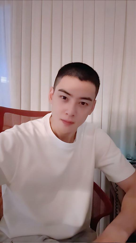 larry kim tweet media