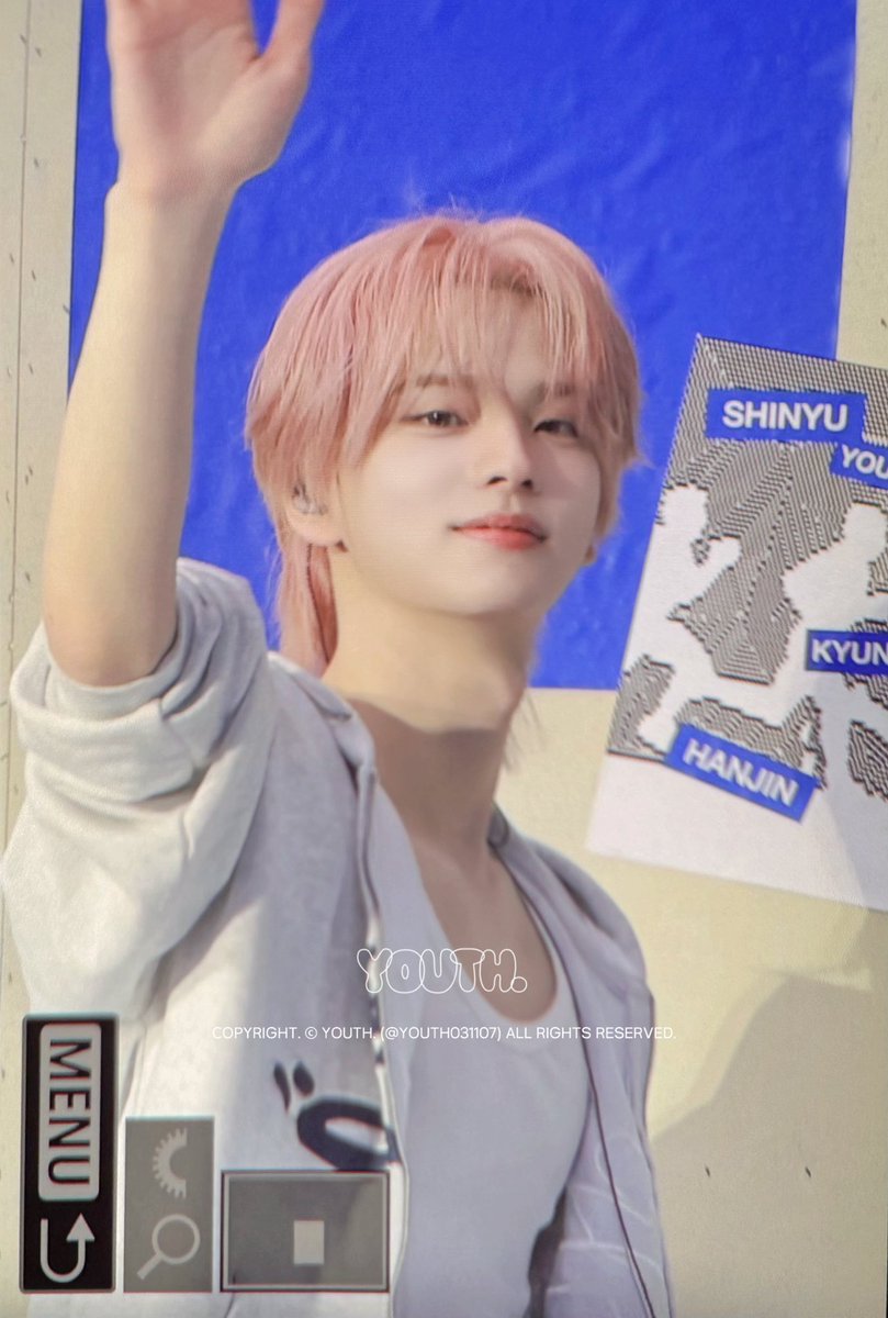 YOUTH031107's tweet photo. 260328 2026 TWS FANMEETING <42:CLUB>
오늘도 고생했어 🫳🫳🫳

#투어스 #신유 #TWS #SHINYU https://t.co/83LvuTgP7d