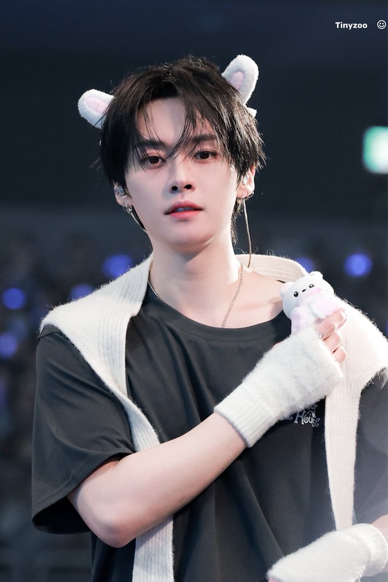 TinyzooOO tweet media