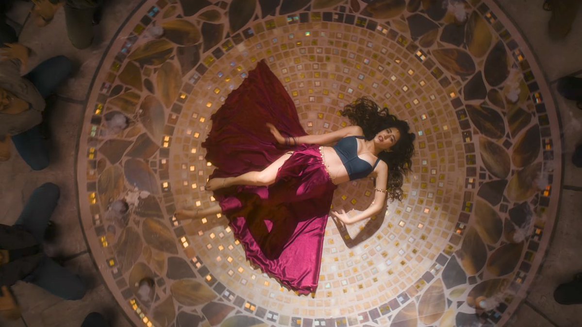 SaiKalyan_Offl's tweet image. Damn 😲Jonita 💃🏻🔥 

#JonitaGandhi absolutely smokin' hot 🔥