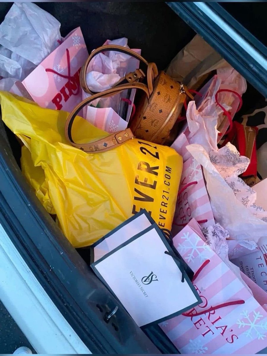 Marie🧚 tweet media