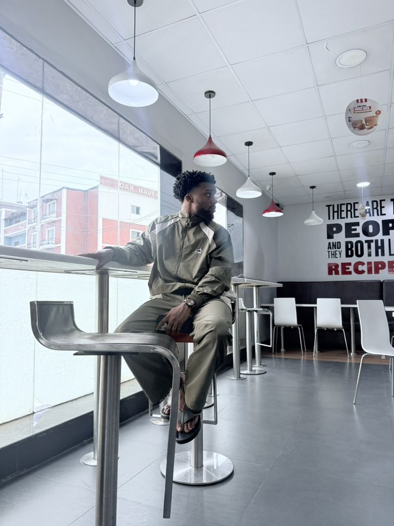 celebrity vendor tweet media