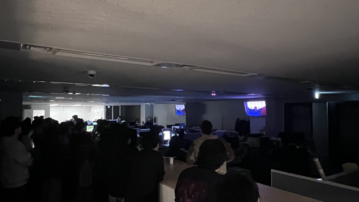 さかづめ tweet media