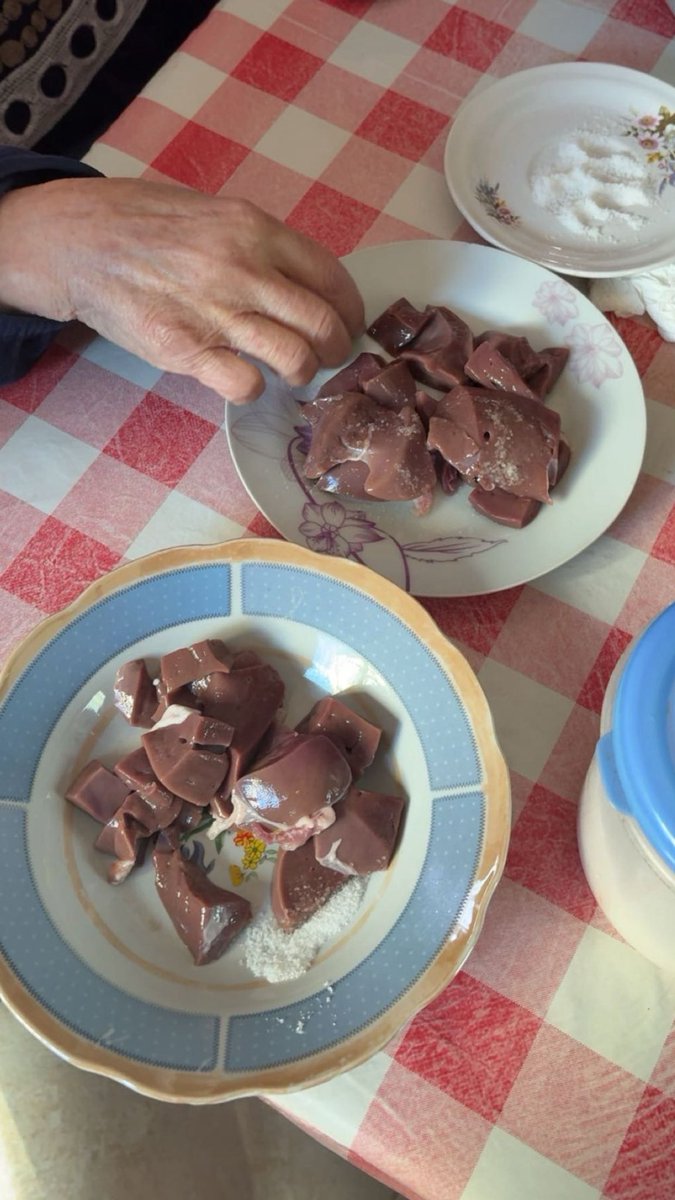 Anya forger 卐 tweet media