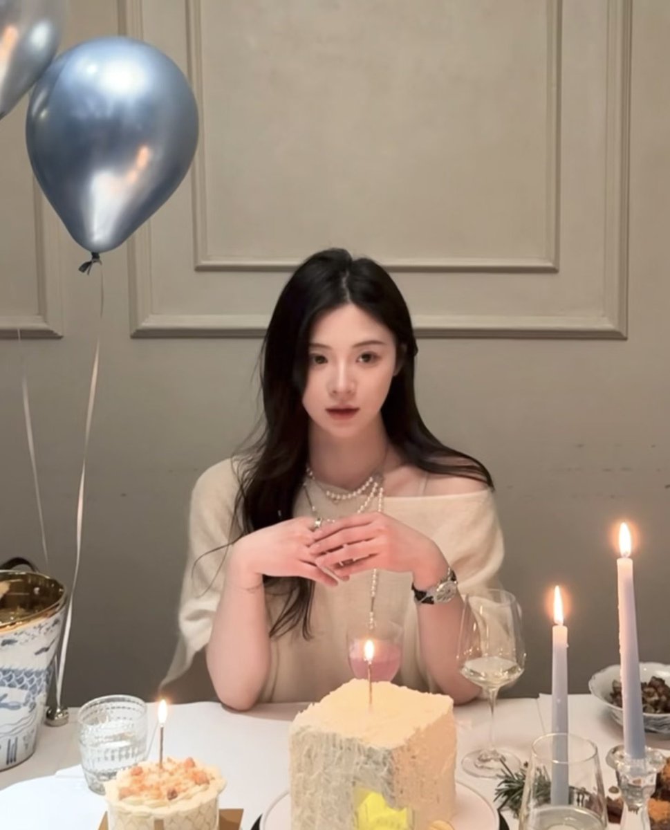 guellegance's tweet photo. ㅤ

Make a wish. On my birthday, my quiet prayer is for my husband and child to always be healthy. Their happiness means everything to me. If they’re well and smiling, I already have enough. ✨

ㅤ https://t.co/UEsuSC9ikz