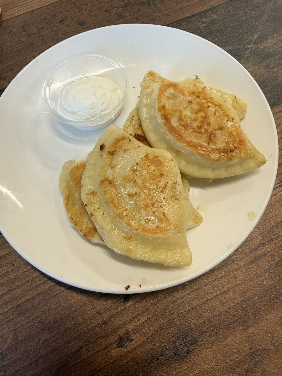 pro ana wintour🦋 tweet media