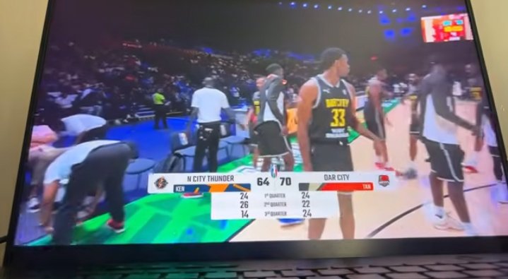 †hømz tweet media