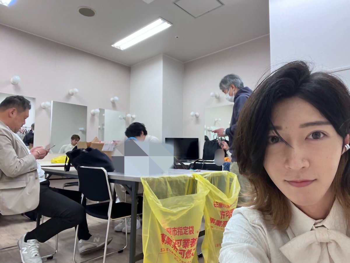 モナキ tweet media