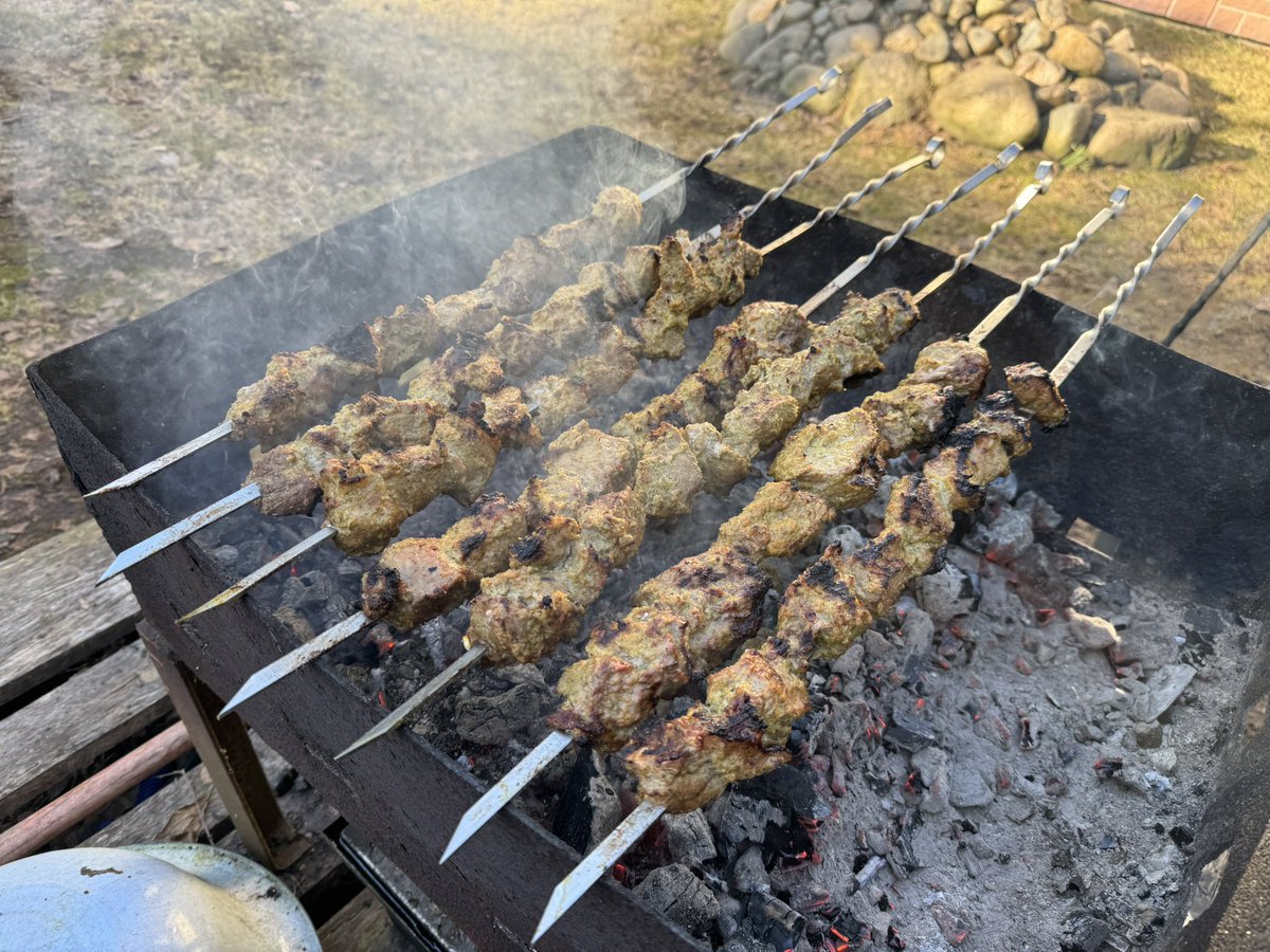 Давай перейдём на ты tweet media