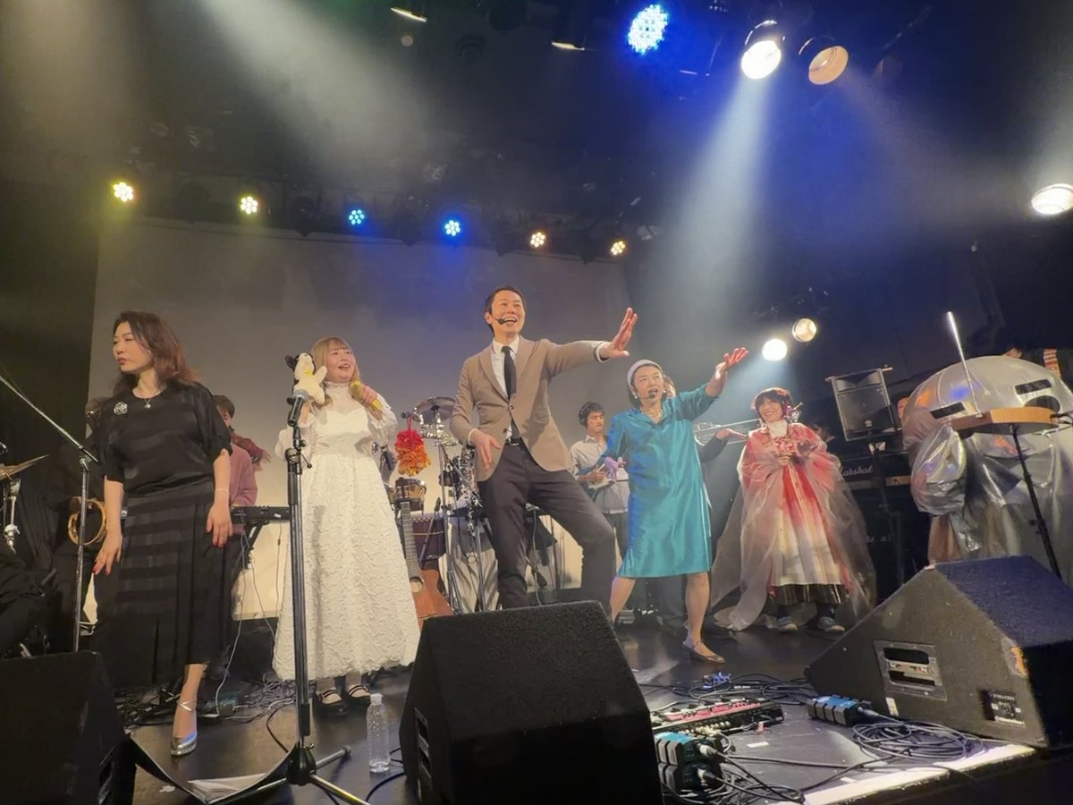 るーざー tweet media