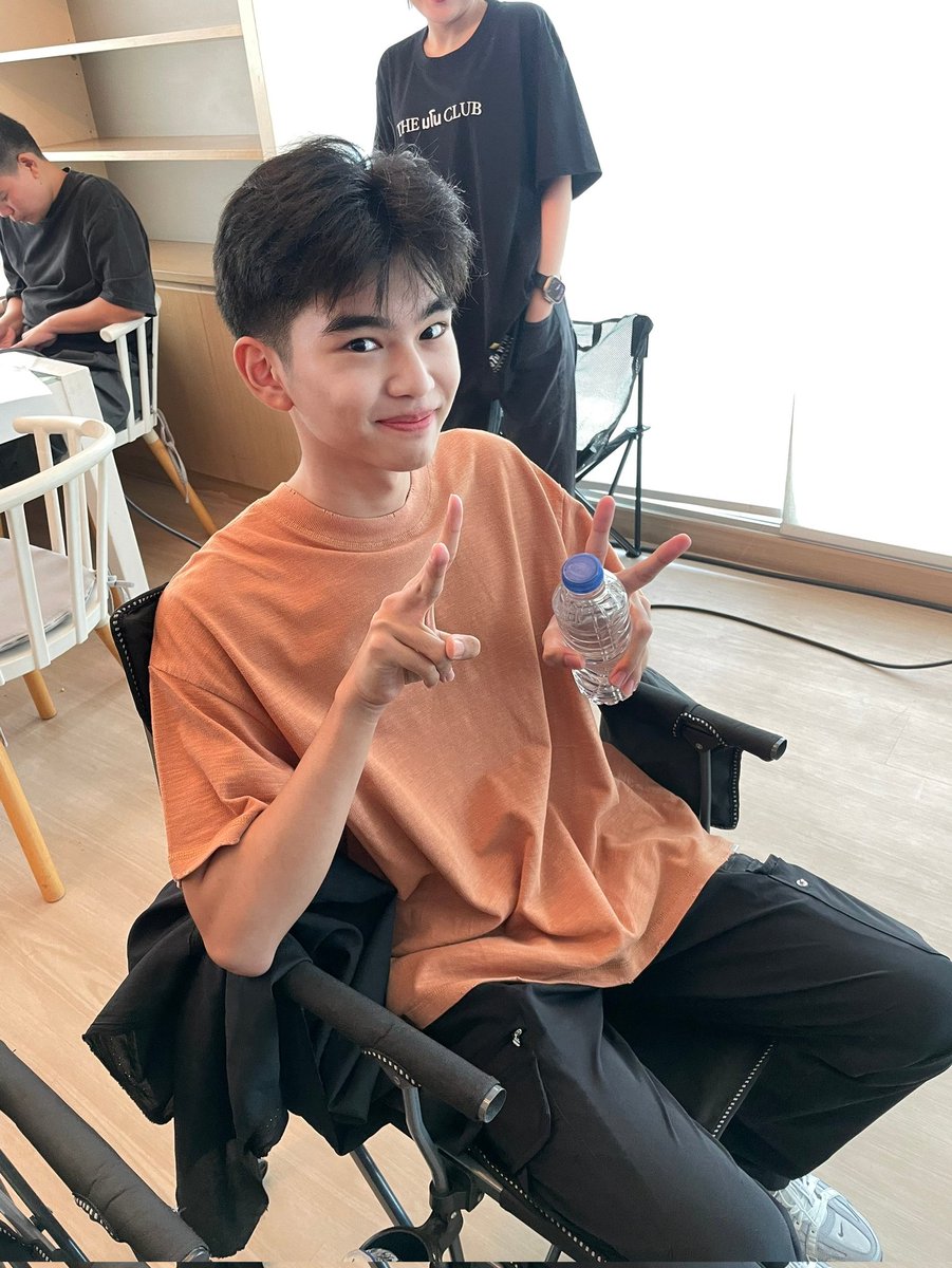 CLASS CRUSH CRISIS tweet media