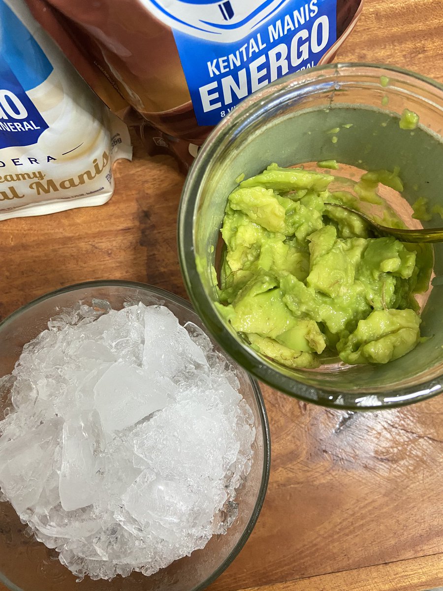 byy^. .^₎⟆ tweet media