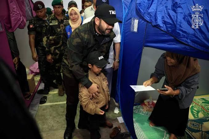 Edi Lapok tweet media