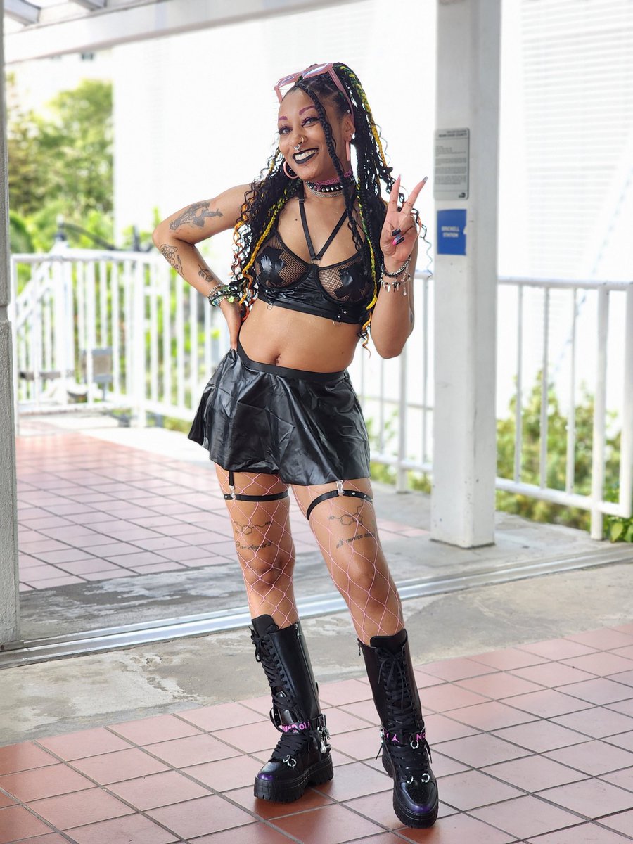 Key Lee 🖤 tweet media