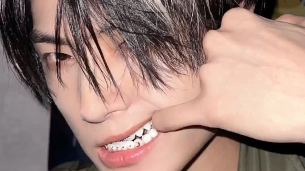 min ⋆.ᐟ tweet media