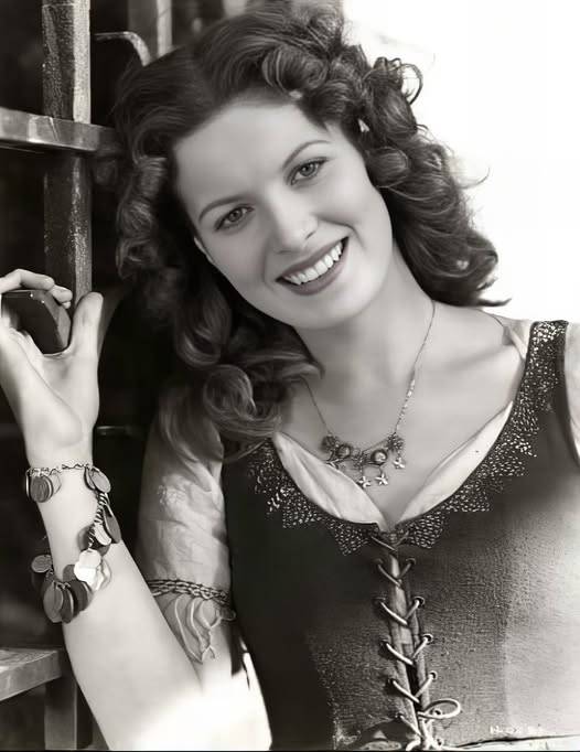 Goldenagehollywood tweet media