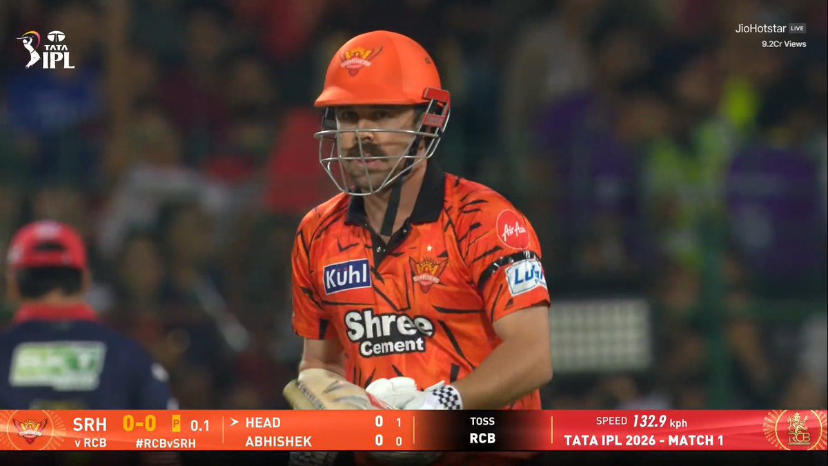 TwoDuckMasters's tweet image. SRH fans deserved a better start😭

What an arrival for dangerous opening duo of Sunrisers Hyderabad. 18 runs combine in 17 balls👌

#Tataipl #IPL2626