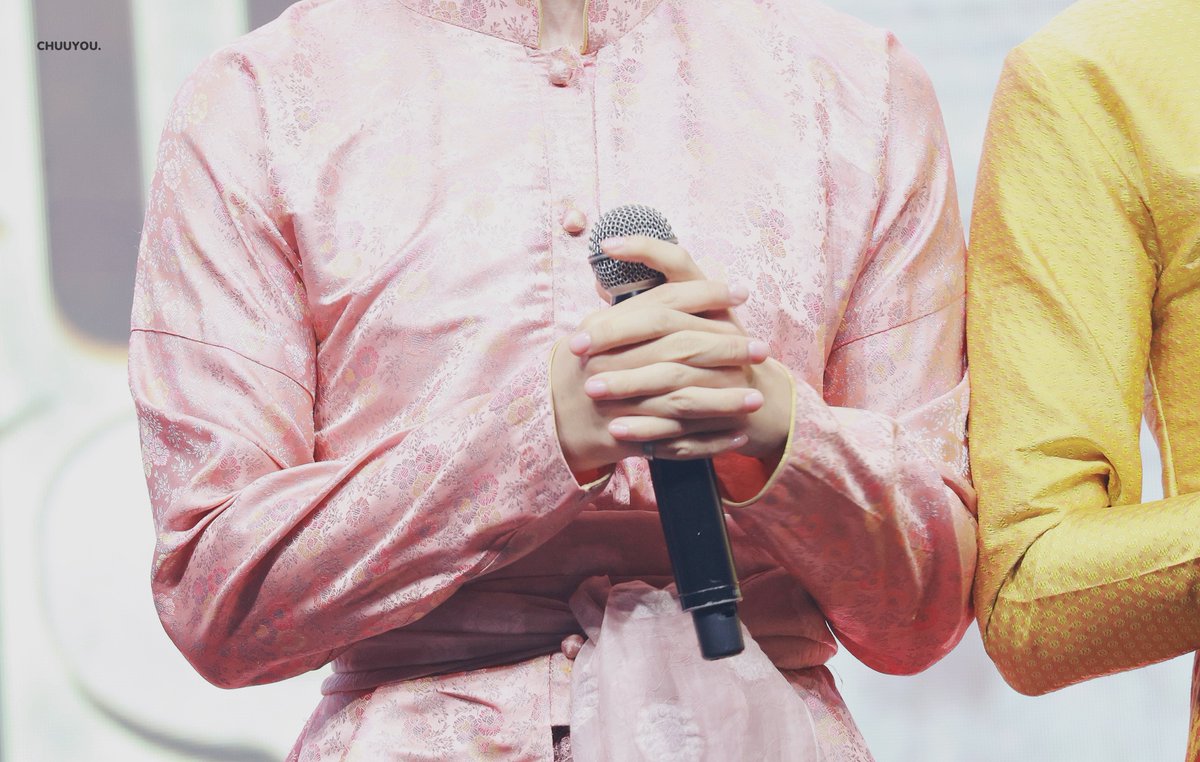 ᴄʜᴜᴜʏᴏᴜ. tweet media