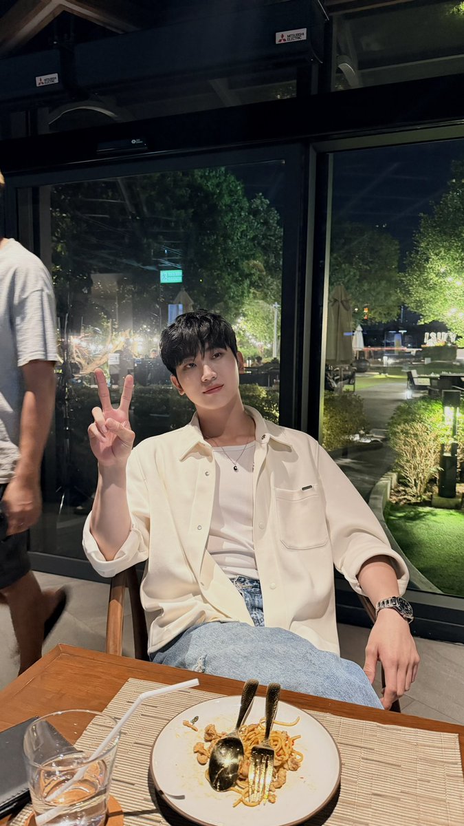 Bovorn Talk tweet media