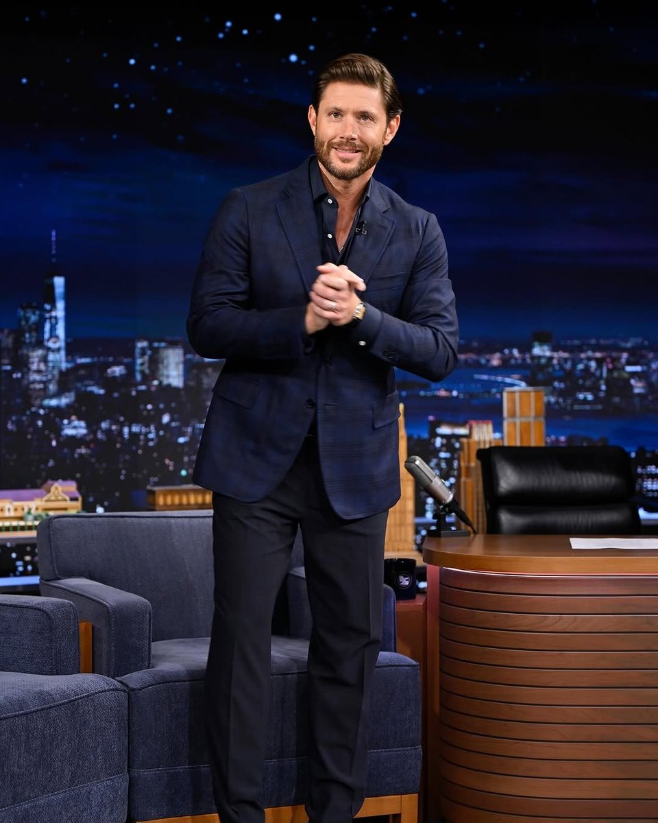 Hourly Jensen Ackles tweet media