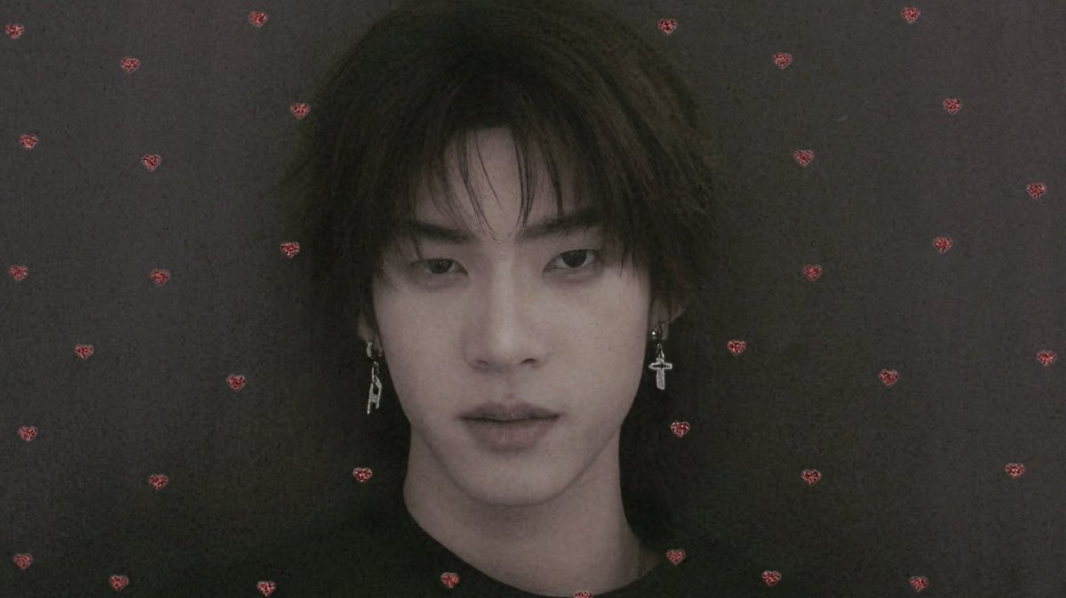 ท่านทรงประสุติแล้ว ท่านพี่ตี๋ตี๋ ขอให้เป็น 21 ที่ดี สมหวังทุกอย่าง เจอคนที่ดี ไม่ใจร้าย ไม่ทำให้เสียใจ หน้าที่การงานรวย ๆ เฮง ๆ รักเสมอนะ ฟืด . . .  ╥﹏╥  รัก อย่าเจ็บไข้ได้ป่วยเน่อ อย่าเจ็บใจด้วย ยิ้มเยอะ ๆ มีความสุขมาก ๆๆๆๆๆ ที่สุด อยากทำอะไรก้ทำเลยทำได้อยุ่แล้ว เก่ง ๆๆๆ โหด