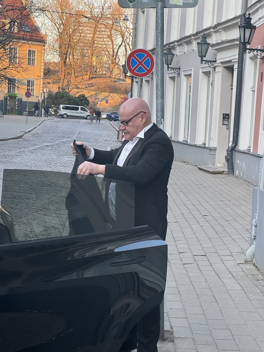 kapralis tweet media