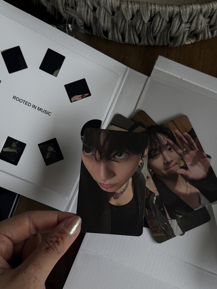 battletears2's tweet photo. i am now the proud owner of the one and only 24k gold jungkookie https://t.co/PIMw2gAfTW