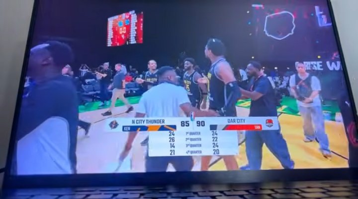 †hømz tweet media