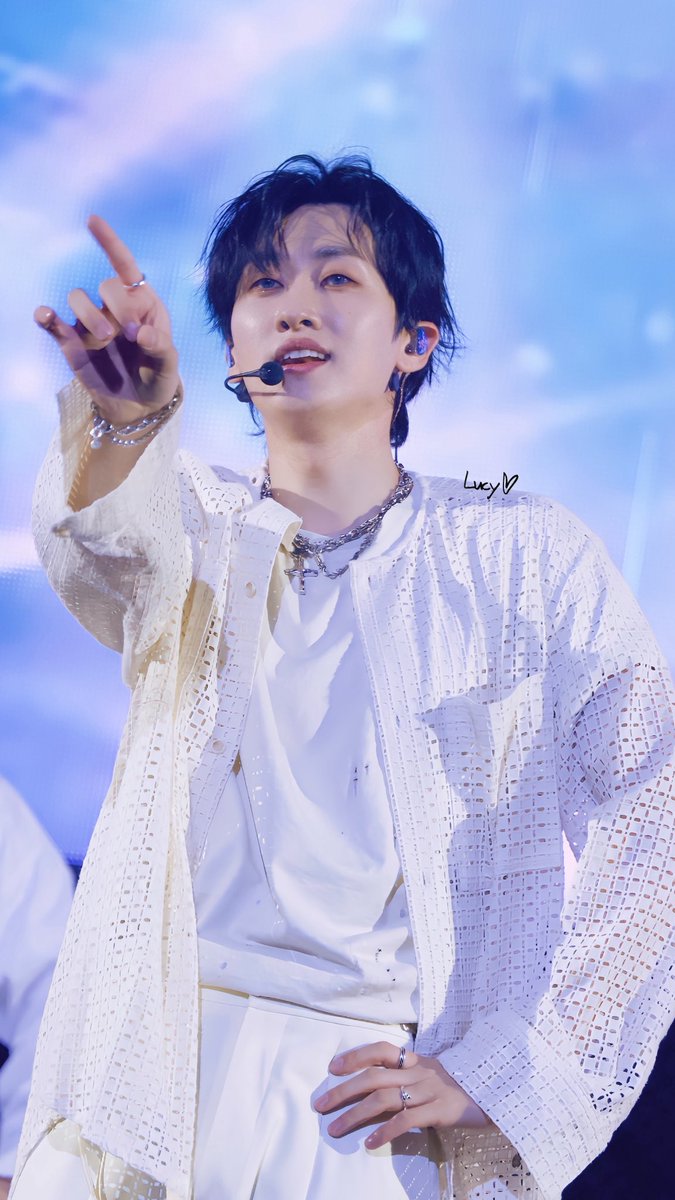 260328 EUNHYUK FANCON - be:WARE OF THE RABBIT in SEOUL DAY1

ど⁰̷̴͈꒨⁰̷̴͈う♡

#은혁 #EUNHYUK #이혁재 #李赫宰 #ウニョク
#슈퍼주니어DnE #SuperJuniorDnE
#be_WARE_OF_THE_RABBIT