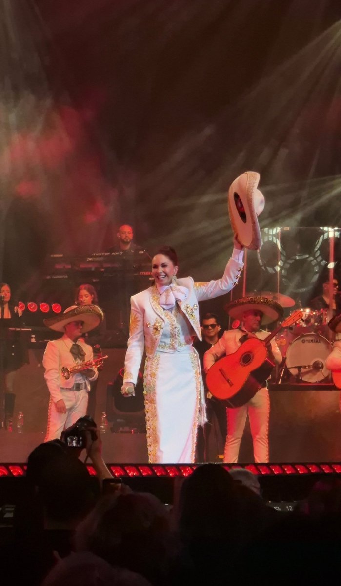 Collette ✨️ tweet media