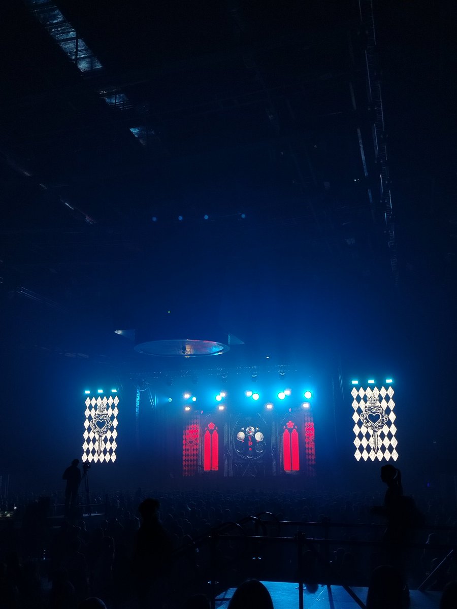 коробка tweet media