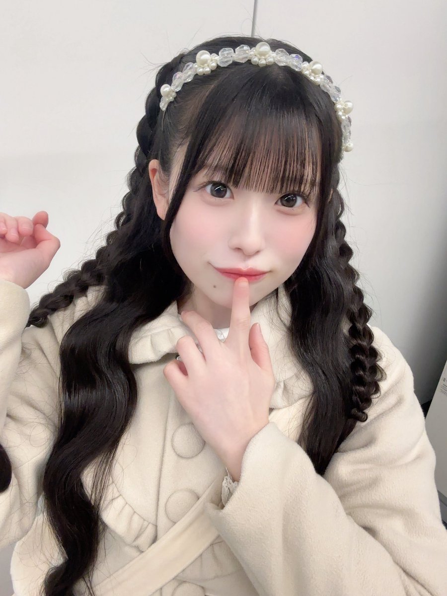 お誕生日を迎えました💎✨23！
見かけによらず😺ステージ上でもみんなの前でもお喋りですが何卒🌟