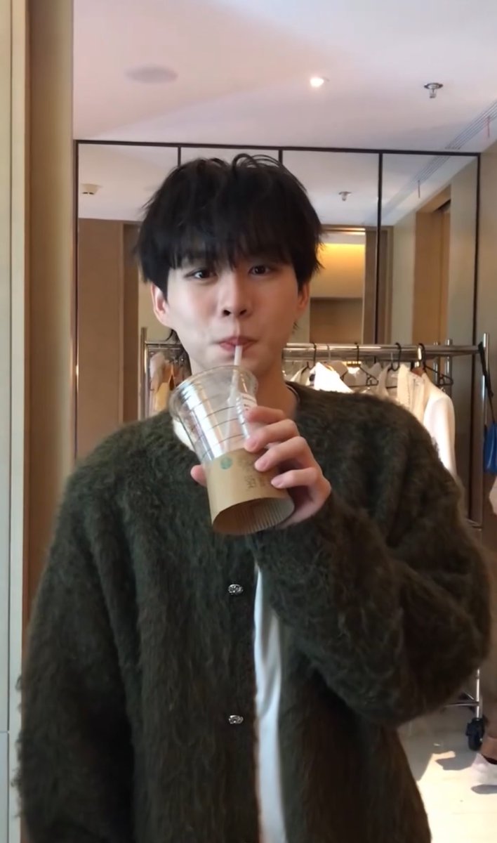 𓇼 twnty ‎יִ tweet media