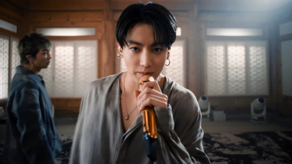 hi is soo hot !!