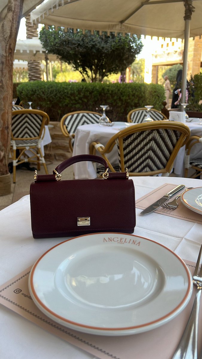 @OhDárling tweet media