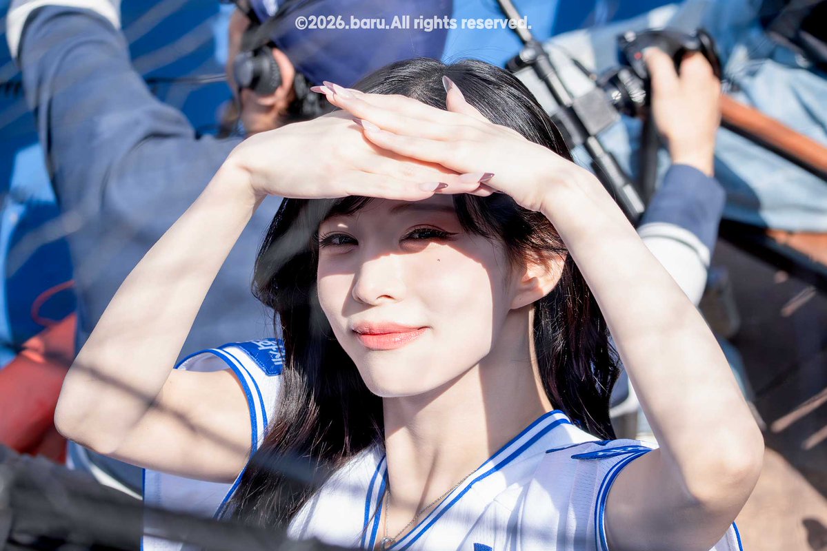 바루🕯️ tweet media