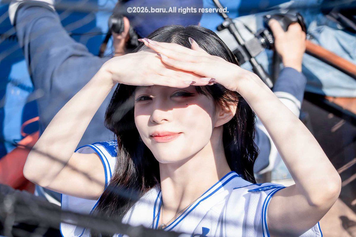 바루🕯️ tweet media