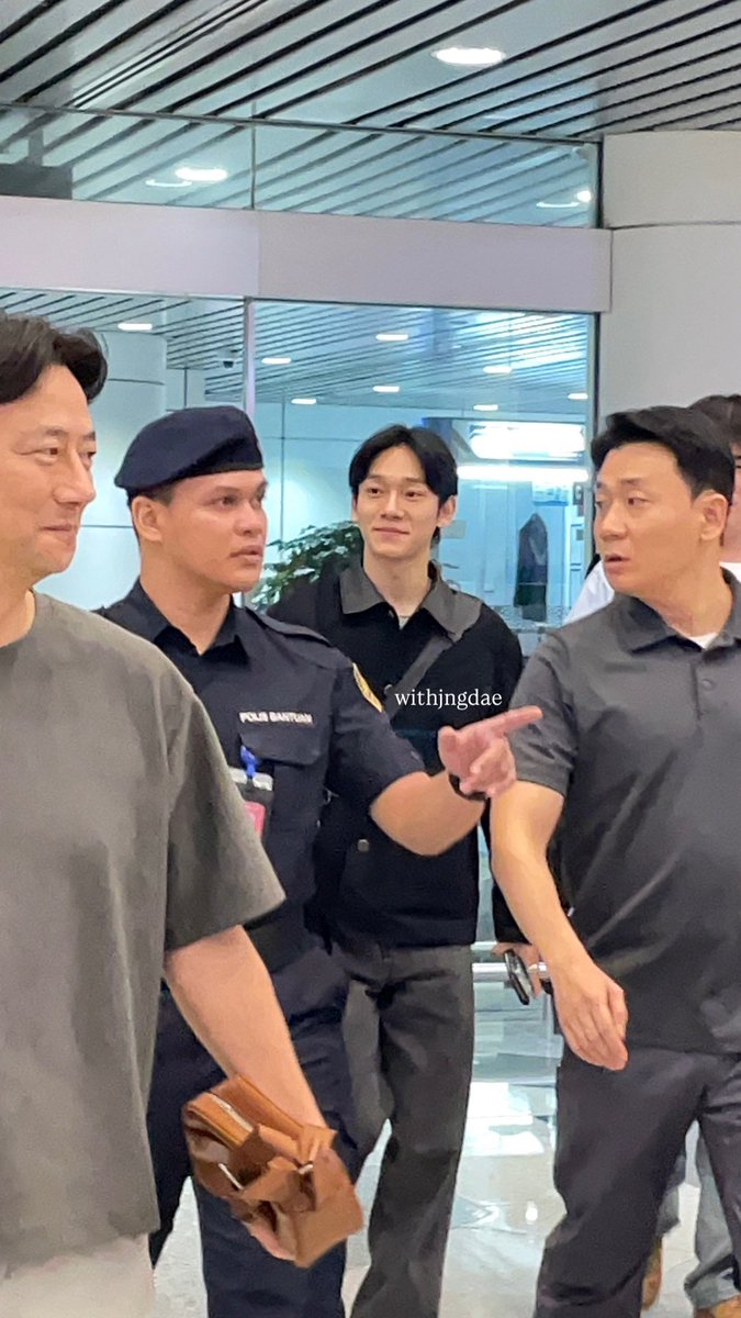 atin แฏโ
tweet media