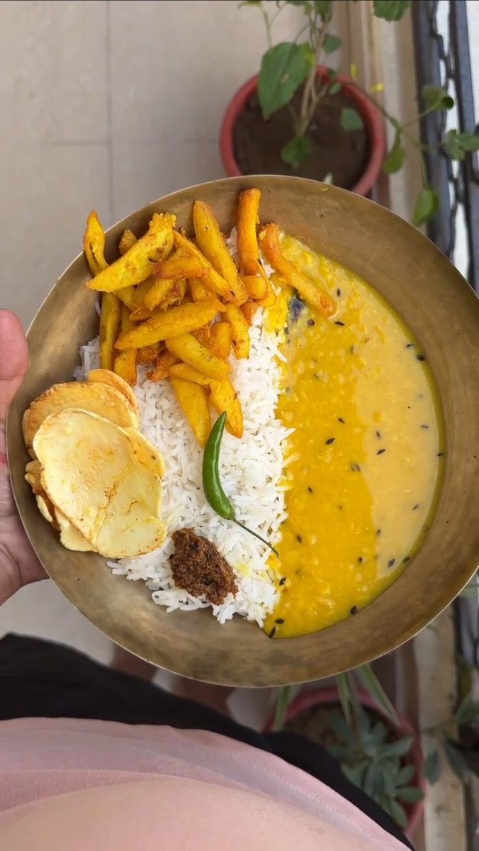 Sayantika tweet media